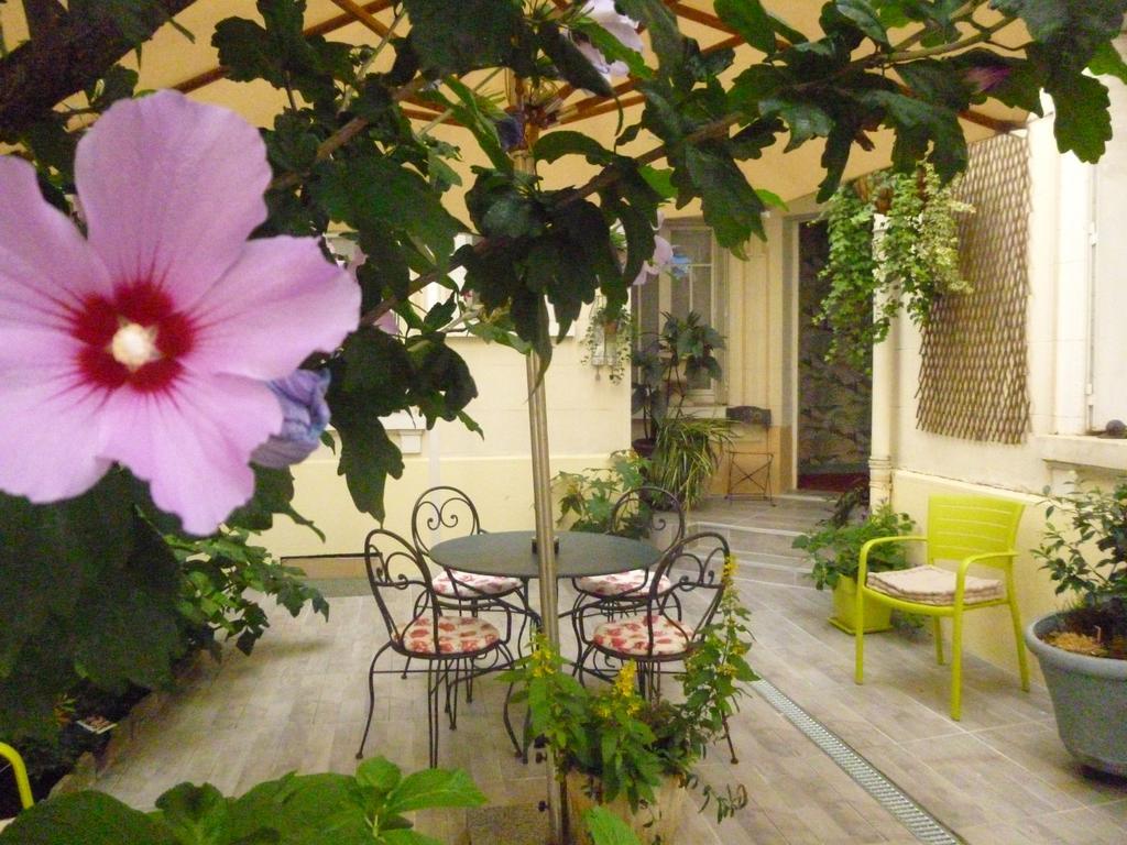 Hotel California Vichy Ngoại thất bức ảnh