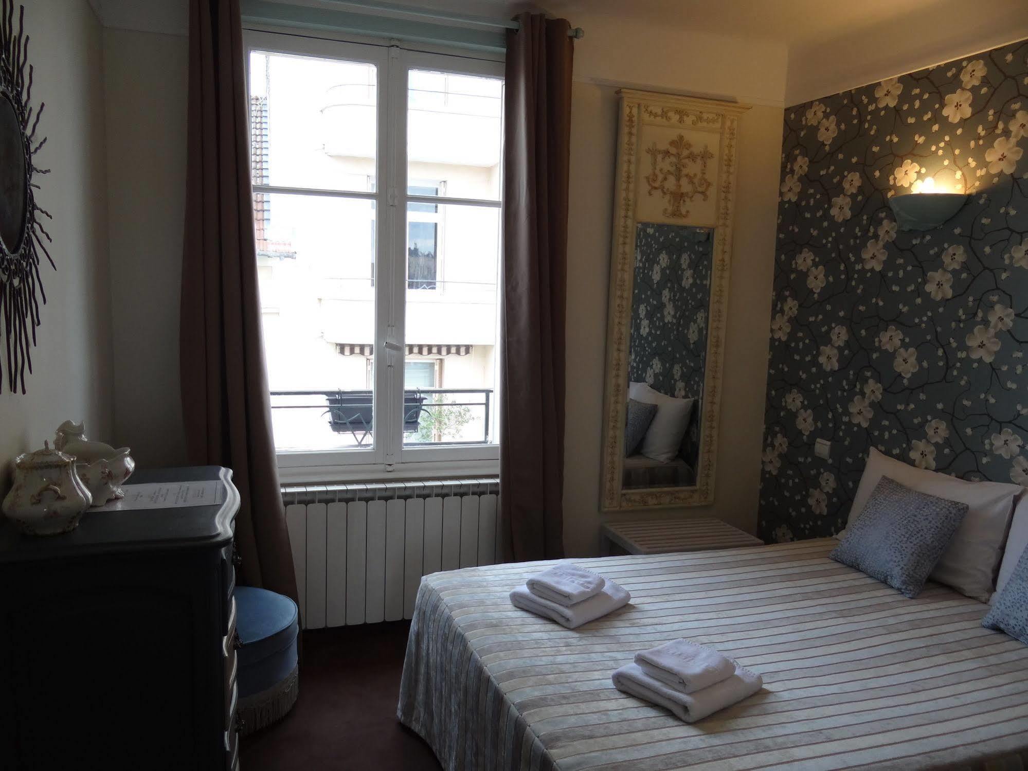 Hotel California Vichy Ngoại thất bức ảnh