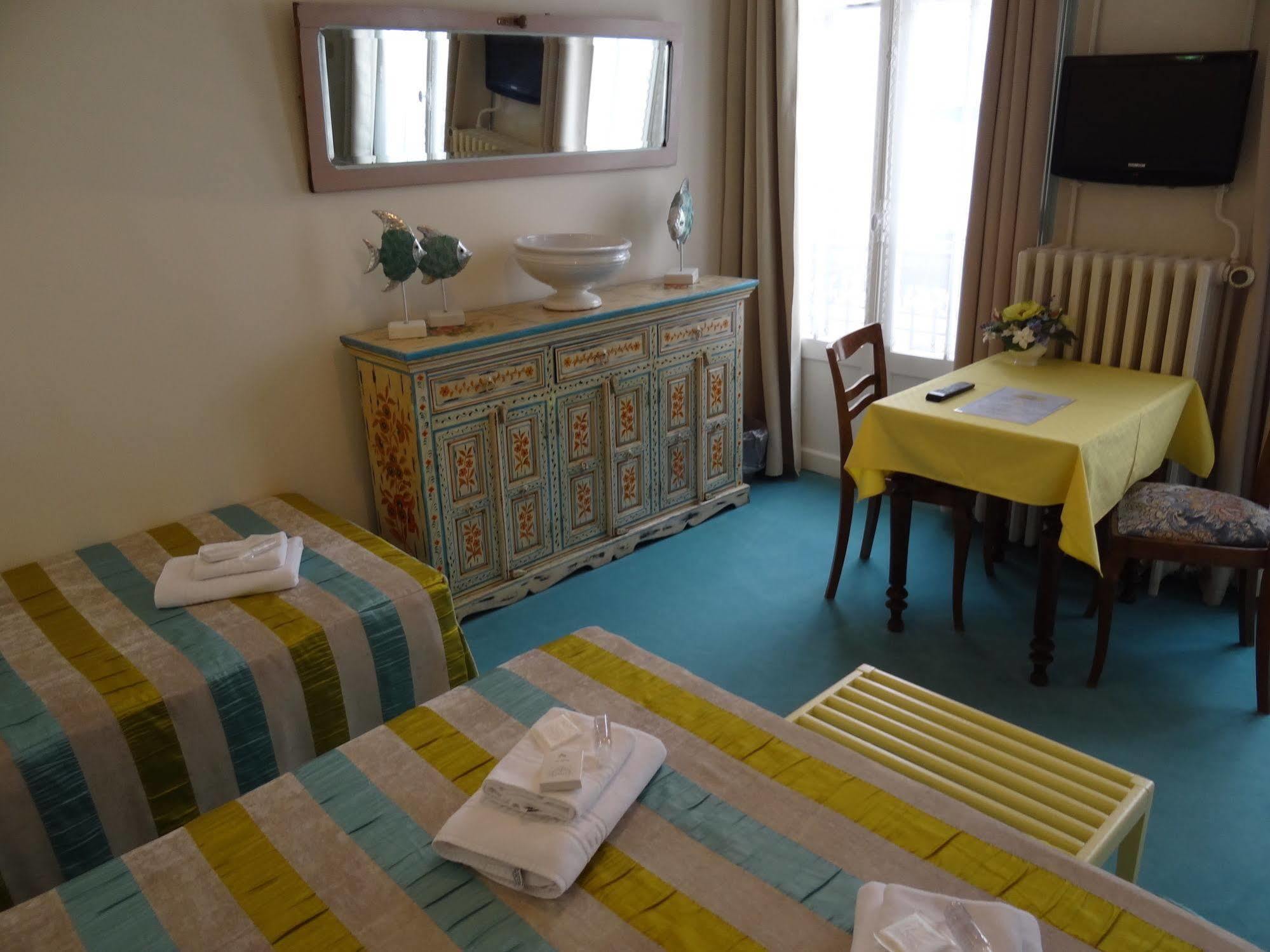 Hotel California Vichy Ngoại thất bức ảnh